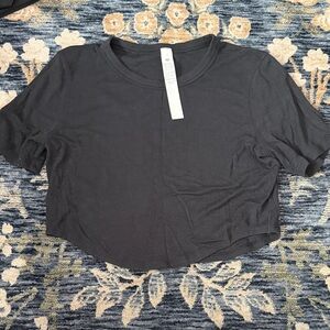 Lululemon Black Women's Crop Curve Hem Top
